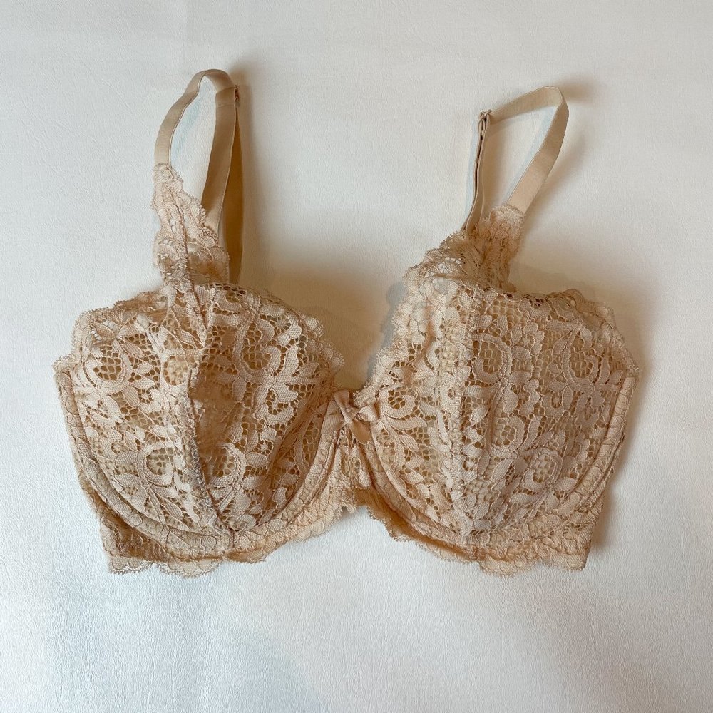 NWOT Victoria's Secret Bra 32DD Body By Victoria Lined Demi Beige Lace B654